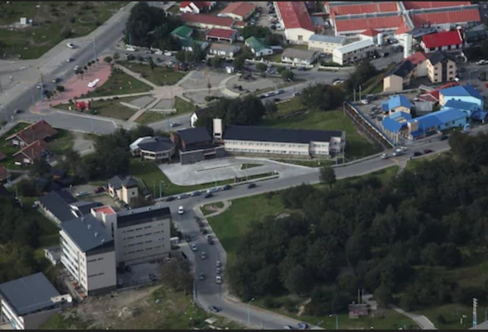 Hotel Las Lengas Ushuaia Exterior photo