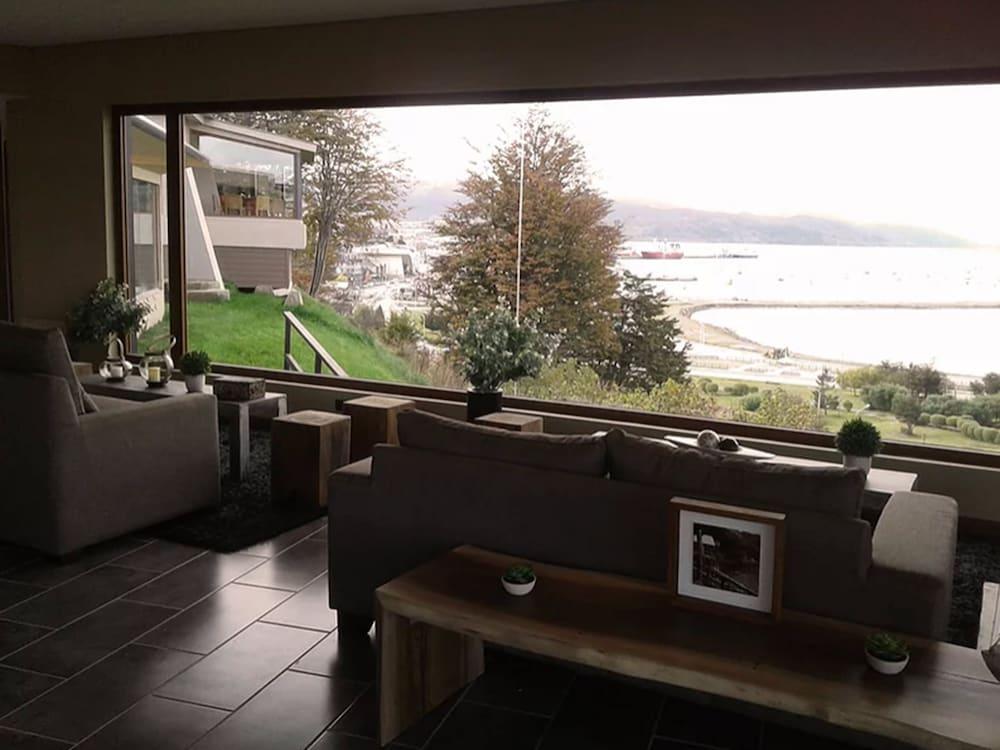 Hotel Las Lengas Ushuaia Exterior photo
